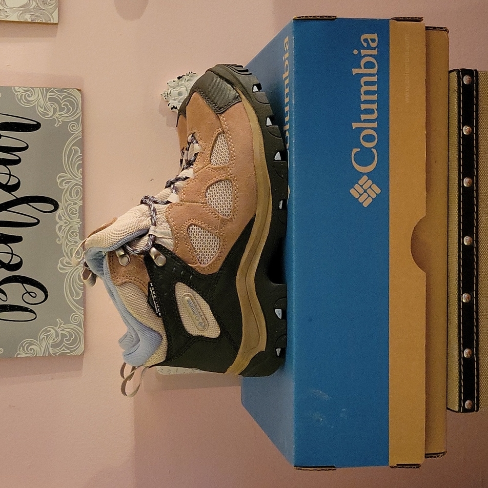 Columbia boots